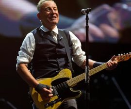 🎸 Bruce Springsteen and the E Street Band Bring a Powerful Message to Portland