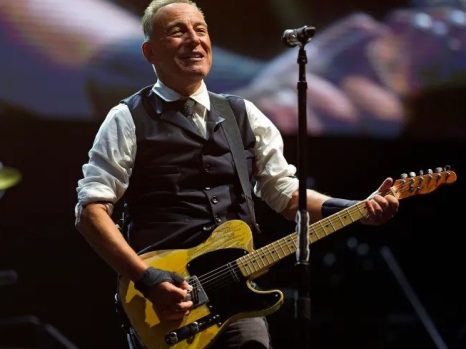 🎸 Bruce Springsteen and the E Street Band Bring a Powerful Message to Portland