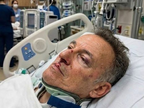 Fans Express Concern After Reports of On-Stage Incident Involving Bruce Springsteen