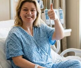 BREAKING: Kelly Clarkson Shares First Photo from Hospital Bed — “This Is Only the Beginning”