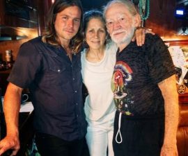 “HE GAVE 60 YEARS TO MUSIC — NOW HIS FAMILY ASKS FOR PRAYERS”: Willie Nelson’s Family Shares Emotional Update