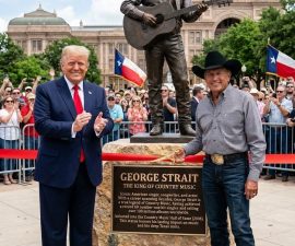 THE KING OF COUNTRY NOW STANDS IN BRONZE — AND TEXAS SHOWED UP TO SEE IT