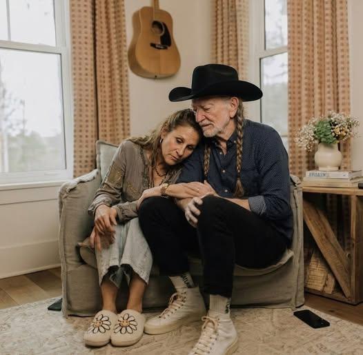 💔 Emotional Update: Willie Nelson’s Wife Shares Heartfelt Message — Fans Around the World Hold Their Breath