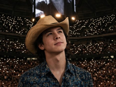 THE WORLD STOPS: John Foster’s Raw, Tearful Tribute to the Legend Chuck Norris Goes Viral