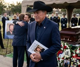❤️ THE LEGEND LIVES ON — George Strait Joins Mourners at Memorial for Chuck Norris