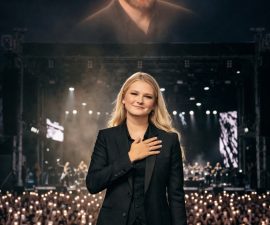 💔 Emotional Moment: Darci Lynne Halts Live Performance After Hearing About Chuck Norris — What Followed Left an Entire Arena in Tears