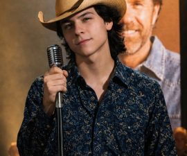 HE STRUGGLED THROUGH EVERY CONVERSATION BUT NEVER MISSED A MOMENT — THE NIGHT JOHN FOSTER PAID TRIBUTE TO HIM, THE OPRY COULDN'T BREATHE