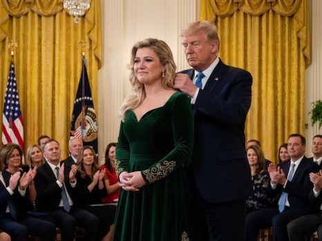 “I Never Dreamed a Kid from Burleson, Texas Would Ever Stand Here.” The Moment Kelly Clarkson Turned an Award Into Something Real