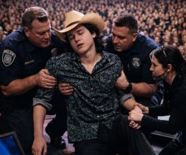 🚨 BREAKING NEWS: Panic and Horror as John Foster Collapses Mid-Performance — World Holds Its Breath