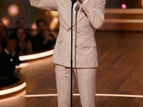 “THE ROOM DIDN’T JUST APPLAUD—IT ROSE: Derek Hough Delivers a Moment the iHeartRadio Music Awards Will Never Forget”