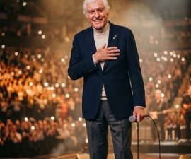 “A Legend, Unmasked”: Dick Van Dyke’s Emotional Moment Under the Spotlight Leaves Audience in Tears