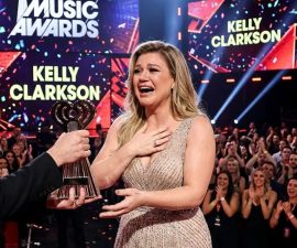 🎤✨ Kelly Clarkson Crowned Artist of the Year at iHeartRadio Music Awards 2026 — A Moment of Recognition, Not Surprise ✨🎤
