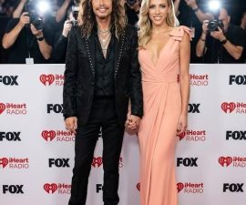 ALL EYES ON THEM: Steven Tyler and Aimee Preston Steal the Spotlight at iHeartRadio Music Awards 2026 with Head-Turning Red Carpet Moment ❤️