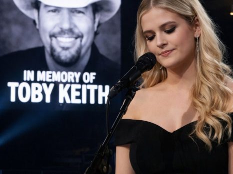 THE OKLAHOMA STAR STOOD STILL… TO SAY GOODBYE