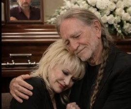 “A Stage, Two Legends, One Farewell”: Willie Nelson and Dolly Parton’s Surprise Tribute Leaves the Crowd in Awe