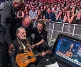 🚨 BREAKING: Willie Nelson Reportedly Collapses Mid-Performance — Fans Shocked as Health Fears Spread