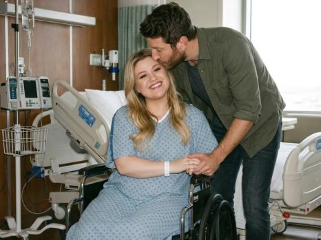 “I’m Not Done”: Kelly Clarkson Breaks Her Silence After Health Scare, Promises a Stronger Return