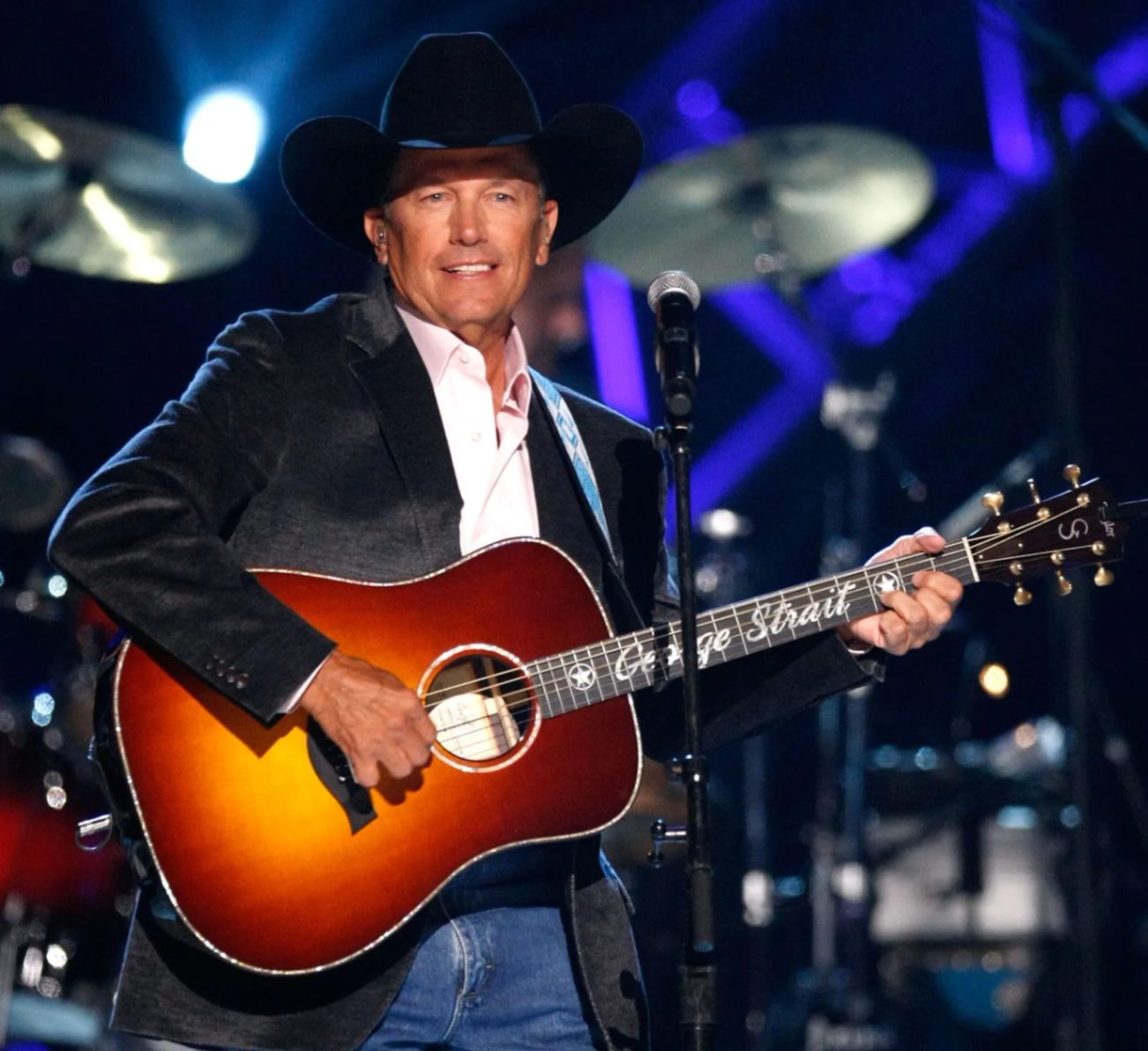 George Strait Steps Away from the Spotlight — And the Quiet Moment That Followed Touched Millions