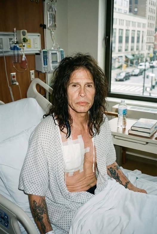 🚨 JUST IN: Steven Tyler Breaks Silence With Hospital Bed Photo — Fans React as Weeks of Rumors Are Addressed