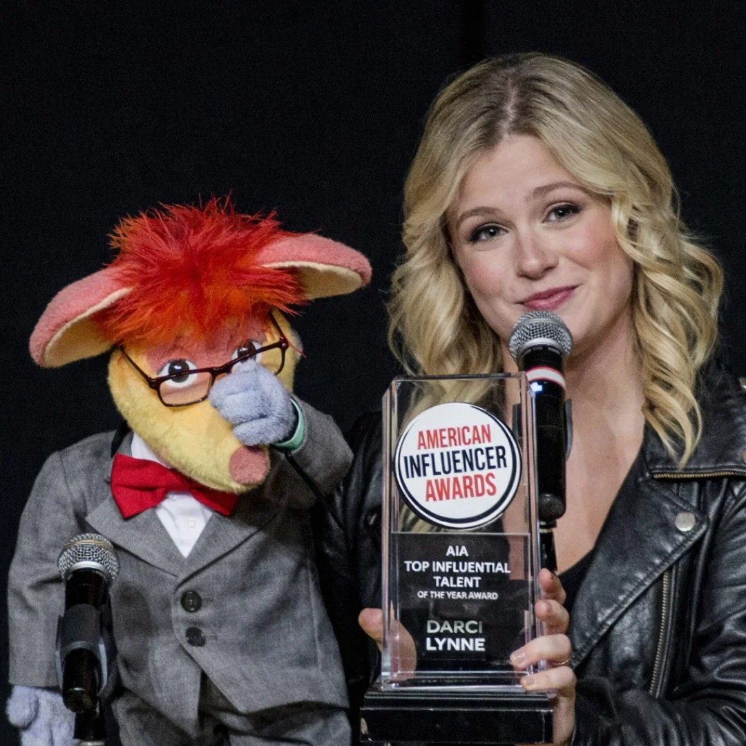 Darci Lynne has once again stepped into the spotlight—this time not just as a performer, but as a cultural force. Recently honored with the Top Influential Talent of the Year Award by the American Influencer