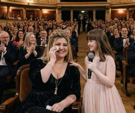 A SPECIAL MOMENT: River Rose Blackstock’s Emotional Tribute to Kelly Clarkson Captures a Bond Beyond Music