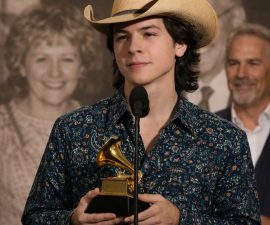 A HISTORIC MOMENT: THE ENTIRE ROOM REDUCED TO TEARS AS JOHN FOSTER ACCEPTS GRAMMY ON BEHALF OF HIS PARENTS