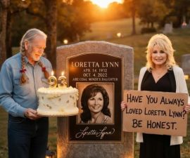 🕯️ BREAKING: On Her 93rd Birthday, Dolly Parton and Willie Nelson Stand in Silence for Loretta Lynn