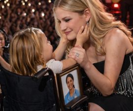 “LOWER THE STAGE. I’M COMING DOWN.” — THE NIGHT DARCI LYNNE STOPPED THE SHOW AND THE WORLD FORGOT TO BREATHE