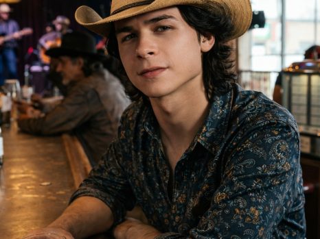 HE HAD THE VOICE THAT COULD’VE OWNED NASHVILLE — AND THEY STILL LET IT FADE