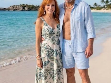 🌊 PUBLIC APPEARANCE SPARKS ONLINE BUZZ FOR Bruce Springsteen AND Patti Scialfa