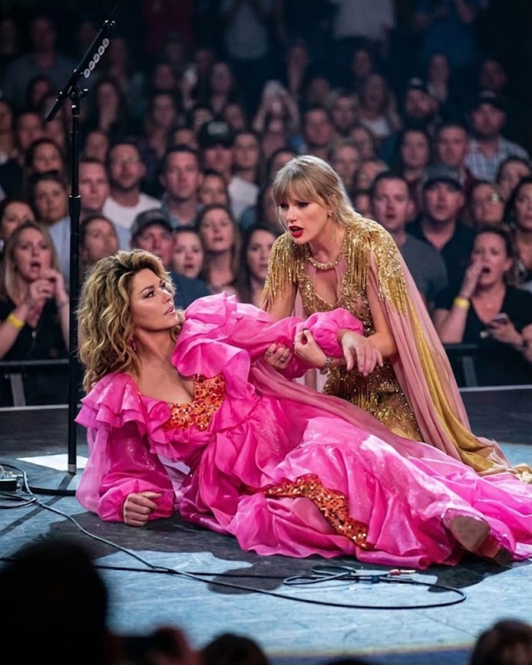 PANIC RIPPLED THROUGH THE ARENA—AND THEN EVERYTHING WENT STILL 💔🎤