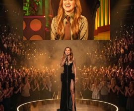 🎤 AT 43, Kelly Clarkson Sang One Song — And 12,000 People Refused to Stop Clapping for Nearly 8 Minutes