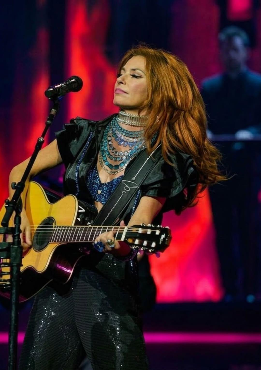 🎤 SHANIA TWAIN & EJA: The Emotional On-Stage Moment Fans Can’t Stop Talking About — A Family Connection That Feels Decades in the Making 🔥✨