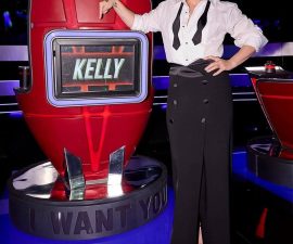 🔥 “KELLY” CHAIR REVEAL STUNS FANS — THE VOICE MOMENT THAT HAS EVERYONE TALKING 🎤