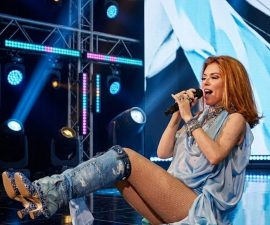 Shocking Moment on Stage: Shania Twain Stumbles — But Her Reaction Redefines Superstar Status 😱