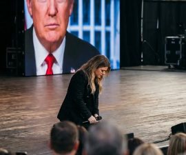 When the Music Stopped: A Moment of Humanity That Silenced an Arena