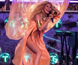 VOCAL PRESSURE OR UNFAIR SCRUTINY? Shania Twain’s Live Performances Spark Debate Ahead of 2026 World Tour 🎤