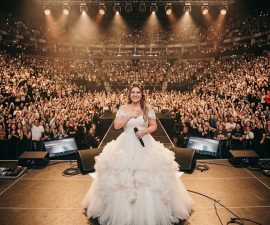 SHE COULDN’T FINISH THE SONG — SO 20,000 VOICES DID IT FOR HER
