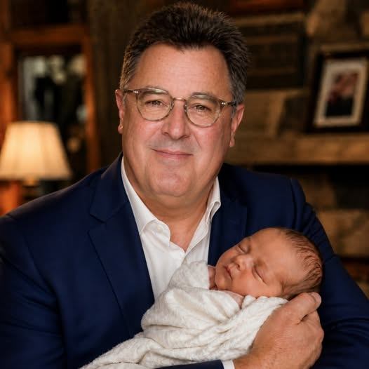 Vince Gill Quietly Welcomes a New Grandchild — A Joyful Moment Wrapped in Privacy and Subtle Mystery