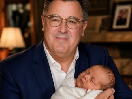 Vince Gill Quietly Welcomes a New Grandchild Into the Family — But One Small Detail Has Everyone Talking