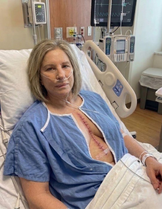 15 MINUTES AGO: Barbra Streisand Shares First Hospital Photo — Opens Up About Private Health Battle and a Long Road Ahead