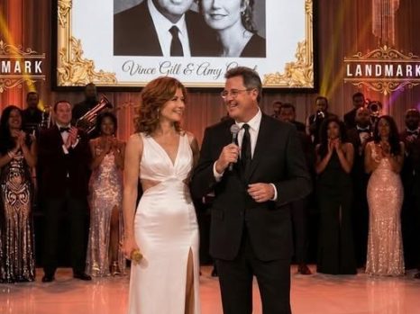 A Night of Love and Music: Vince Gill’s Emotional Surprise for Amy Grant Leaves Guests in Tears