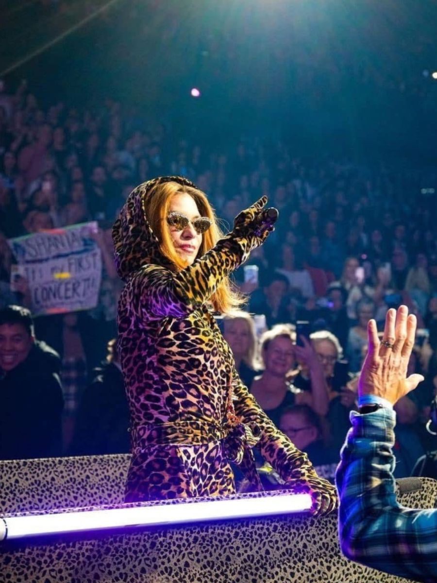 FROM QUEEN TO CRASH: Shania Twain’S VEGAS DISASTER SPARKS INDUSTRY-WIDE DEBATE
