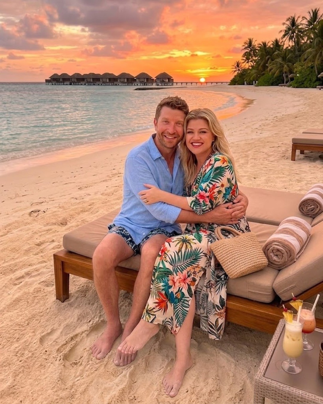 🚨 HOT NEWS: Kelly Clarkson and Brett Eldredge Spark Buzz With Intimate Beach Getaway 🌊🌅