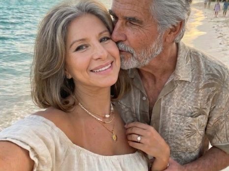 🌊🔥 SURPRISE: Barbra Streisand & James Brolin Spark Internet Frenzy with Viral Beach Photos