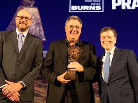 VINCE GILL HONORED WITH THE KEN BURNS AMERICAN HERITAGE PRIZE: A CELEBRATION OF MUSIC, STORYTELLING, AND THE ENDURING AMERICAN SPIRIT