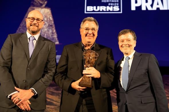 VINCE GILL HONORED WITH THE KEN BURNS AMERICAN HERITAGE PRIZE: A CELEBRATION OF MUSIC, STORYTELLING, AND THE ENDURING AMERICAN SPIRIT