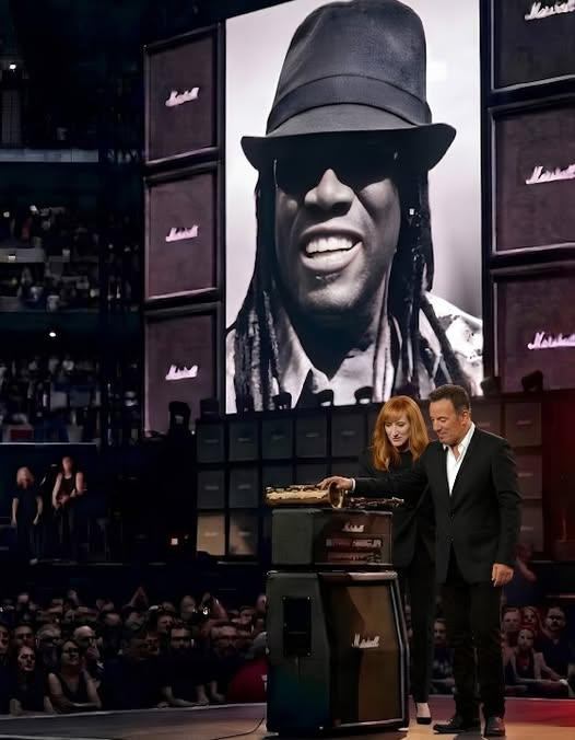 “THE BIG MAN WAS STILL THERE”: Bruce Springsteen’s Quiet Tribute to Clarence Clemons Before the Show Left Fans Emotional